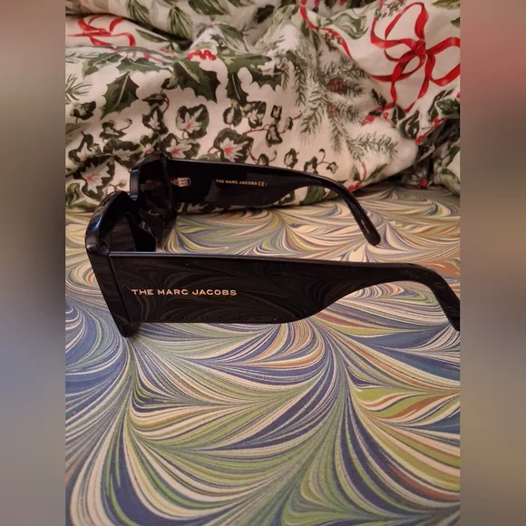 Marc Jacobs Sleek Black Rectangular Sunglasses NWT Marc Jacobs Sleek Black Rectangular Sunglasses NWT main image 4